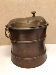 WATER POT, copper, second half of the 19th century.
