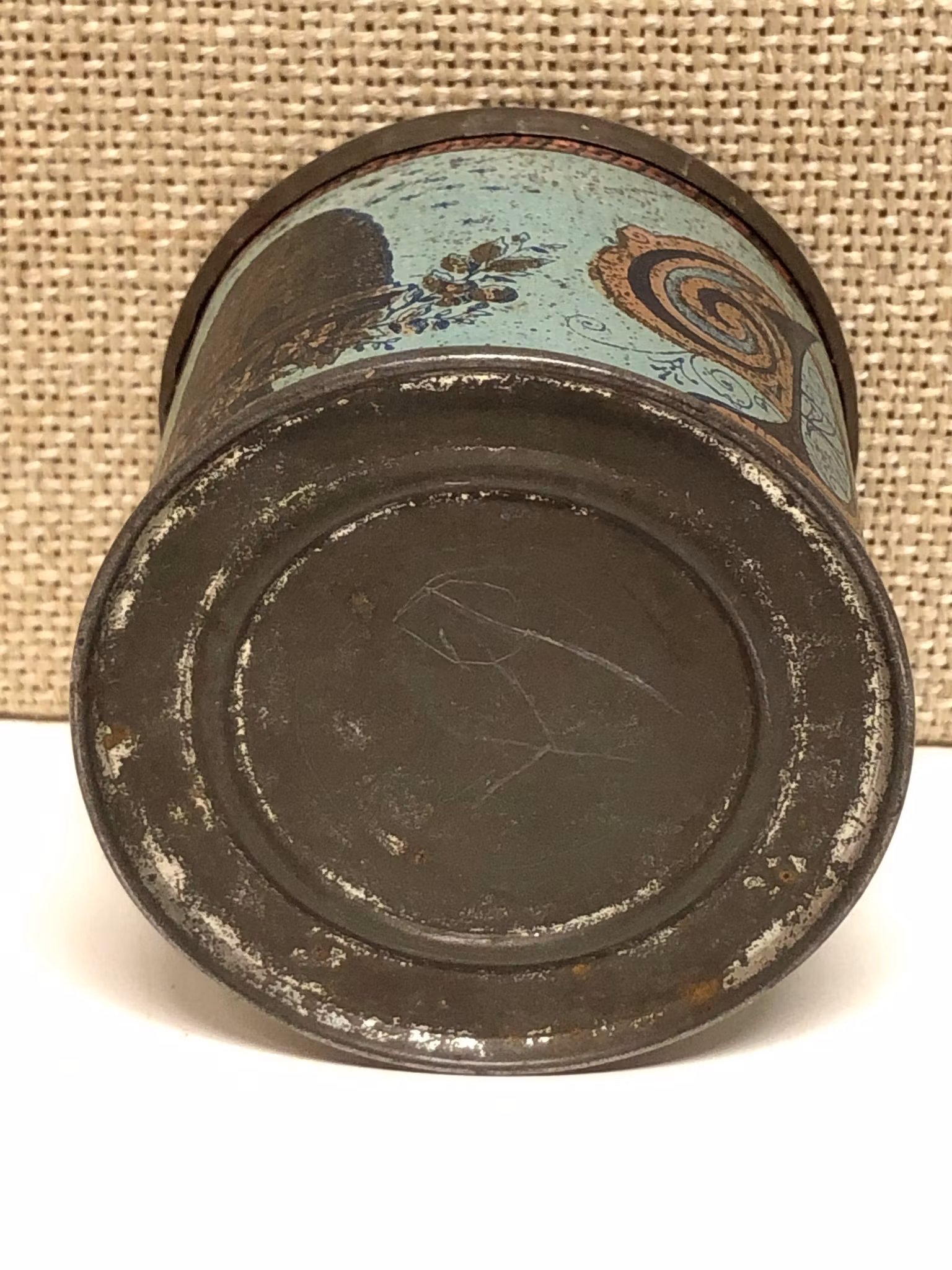 PLÅTBURK, sparbössa,  "Den som spar han har", 1900-talets början.