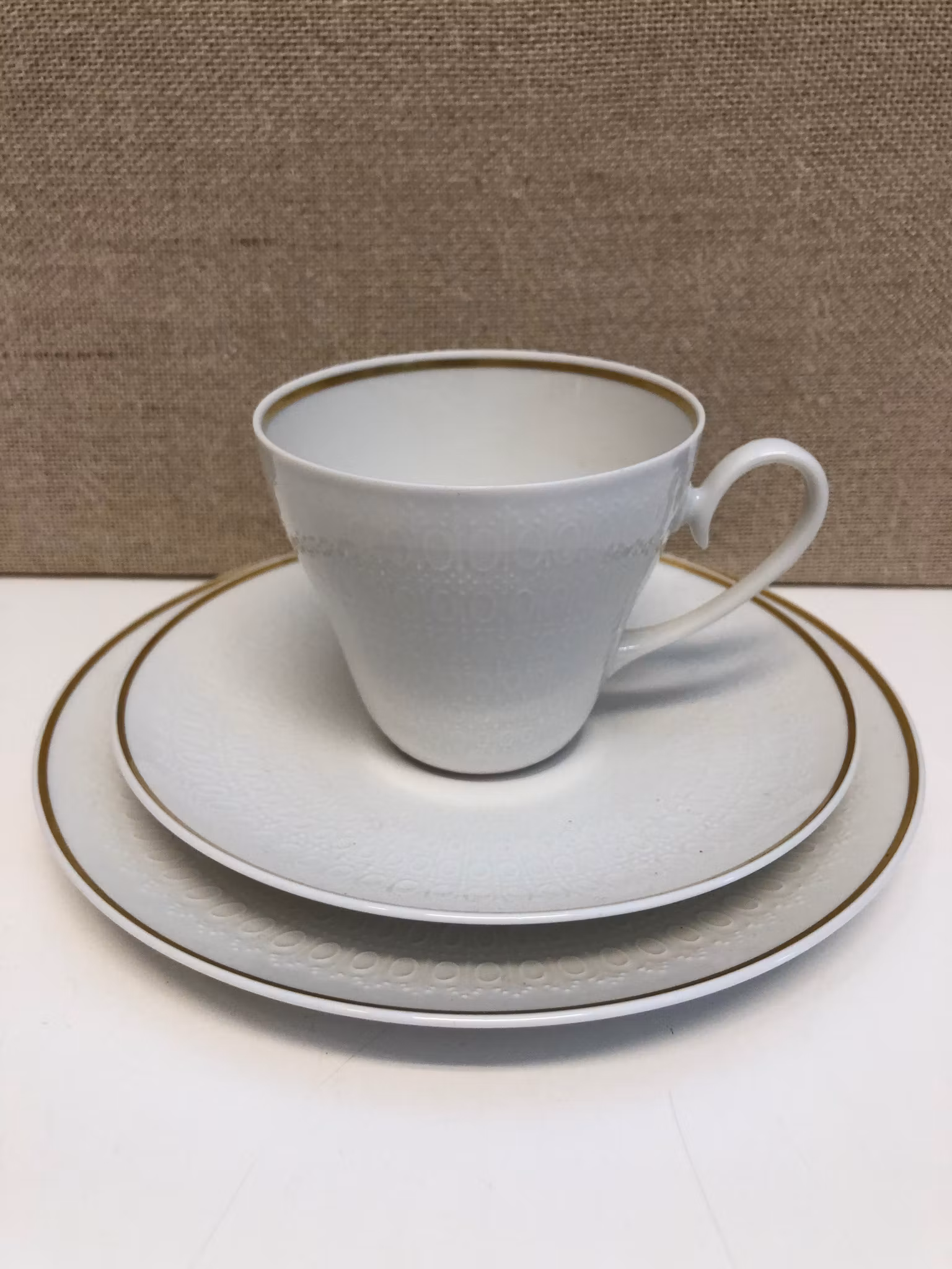 BJÖRN WIINBLAD. Kaffekopp, fat samt assiett, porslin, "Romance", Studio-Line, Rosenthal, Germany.