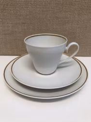 BJÖRN WIINBLAD. Kaffekopp, fat samt assiett, porslin, "Romance", Studio-Line, Rosenthal, Germany.