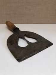 KÖTTHACK, smide/trä, 1800 talets andra hälft.