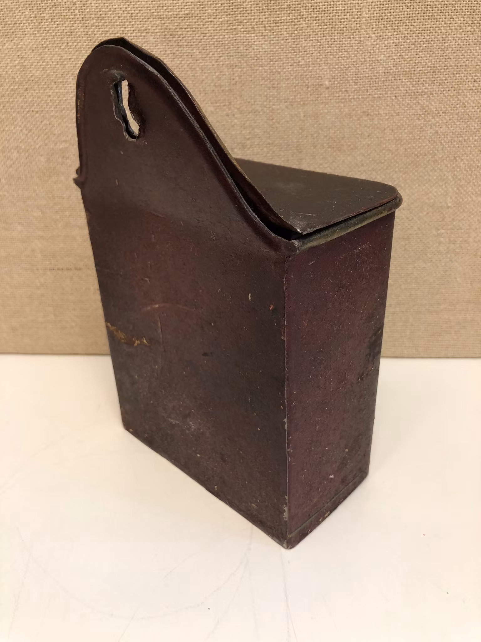 INSAMLINGSBÖSSA, metall, "Gif en slant till de fattiga", 1900-talets början.