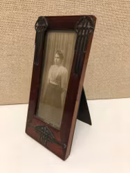 FOTOGRAFIRAM, trä/glas/metall, Jugend, 1900-talets början.