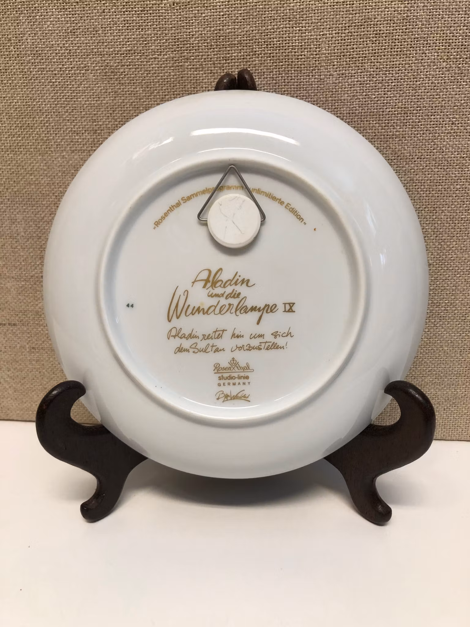 BJÖR WIINBLAD. Fat, porslin, "Aladin und die Wunderlampe", Rosenthal, Studio-line, Germany.
