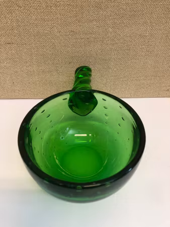 MONICA BRATT. Bowl, glass, Reijmyre, second half of the 20th century.