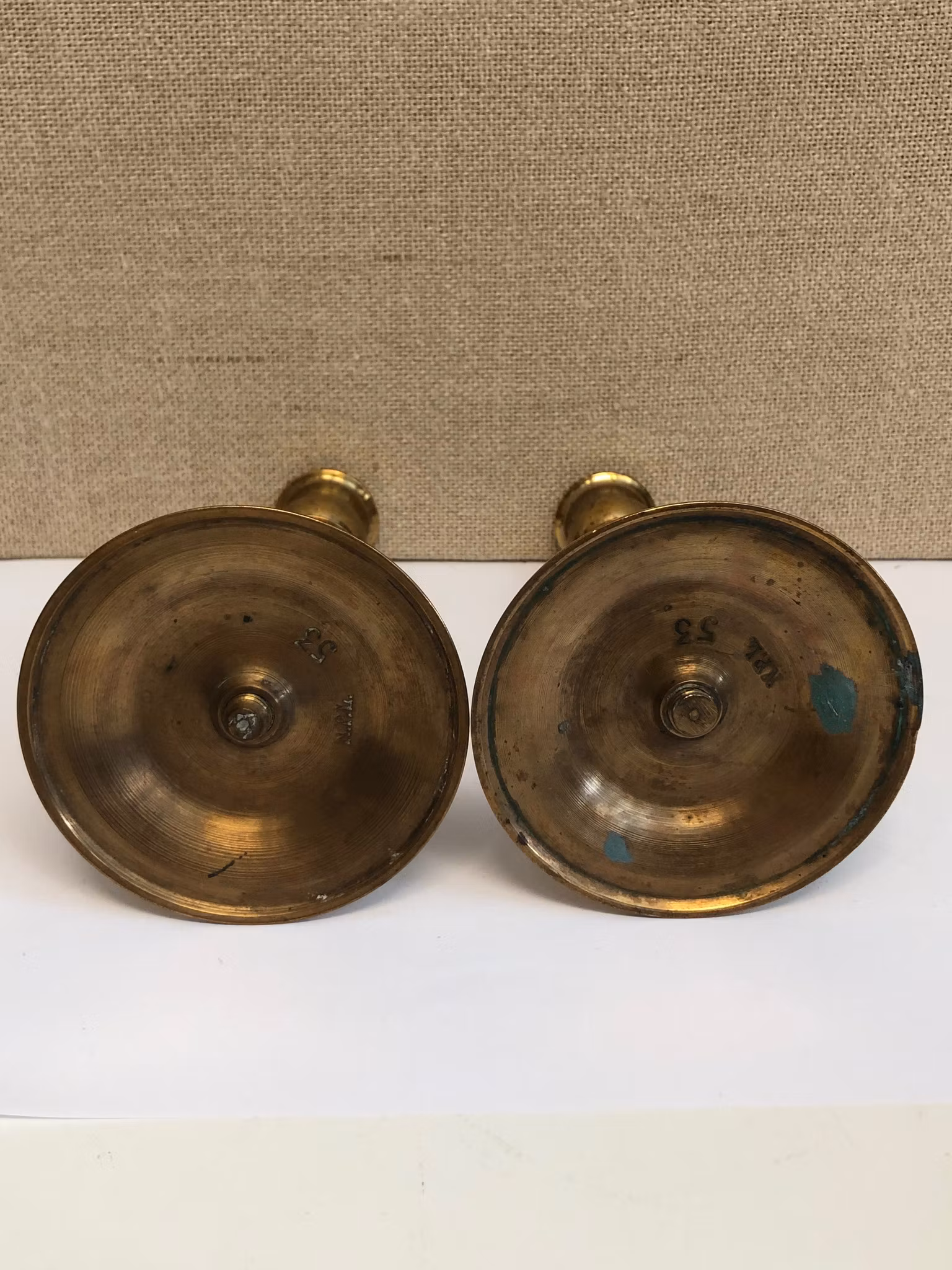 NILS PETTER LINDEBERG. Ljusstakar, ett par, mässing, Sundsvall, 1800-talets slut.