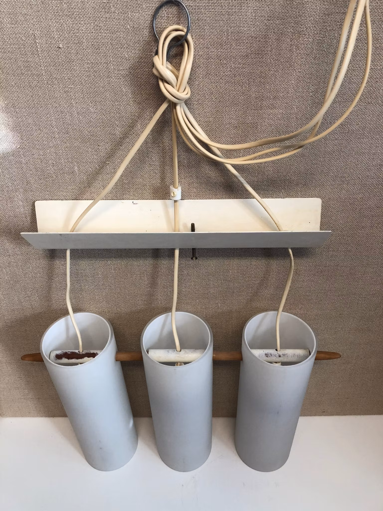 UNO OCH ÖSTEN KRISTIANSSON. Taklampa, glas/trä, modell 538, Luxus, 1960-tal.