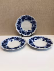 ARTHUR PERCY. Djuptallrikar 3 st. flintgods, "Vinranka flytande blå", Gefle.