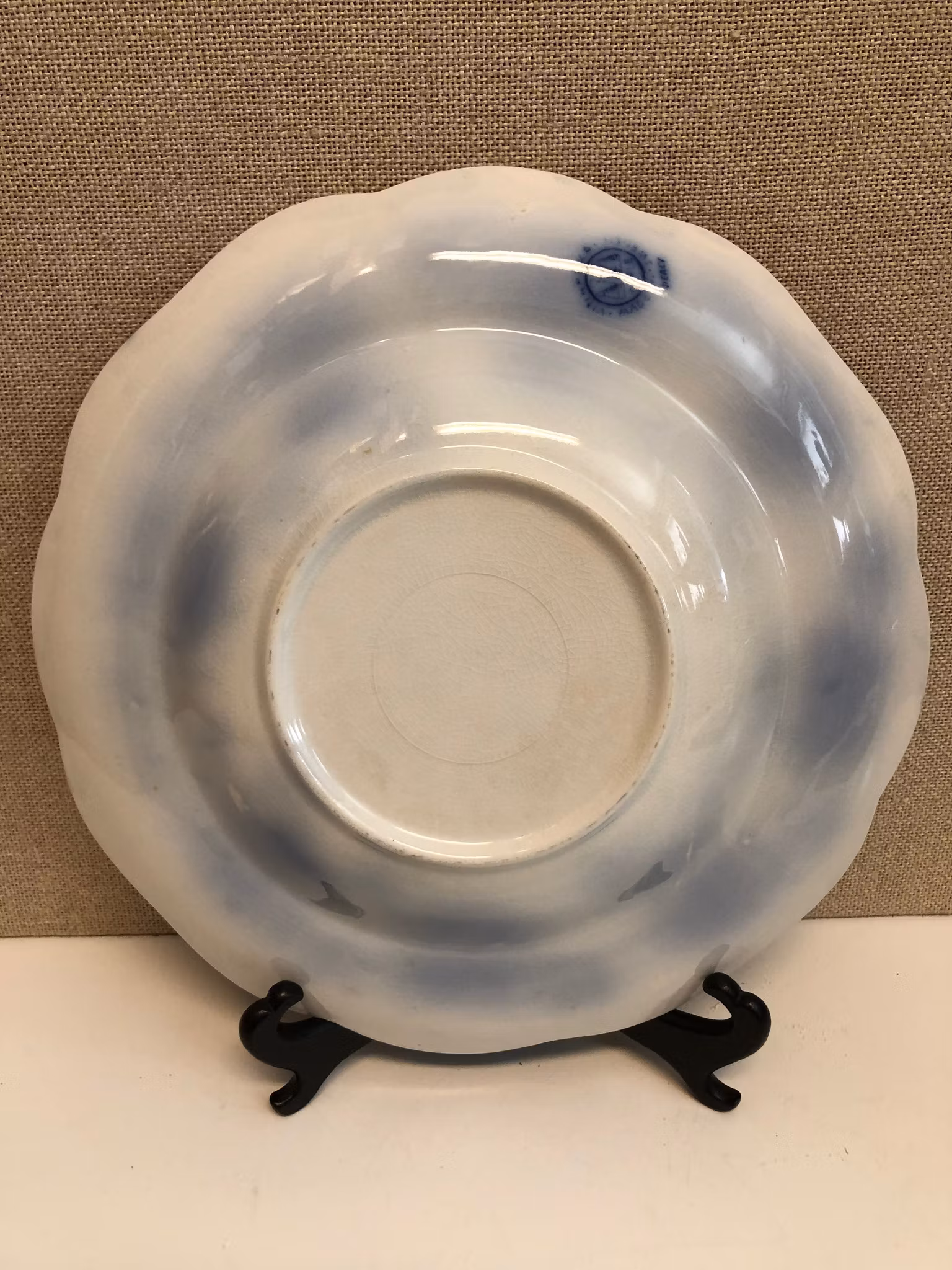 ARTHUR PERCY. Djuptallrikar 3 st. flintgods, "Vinranka flytande blå", Gefle.