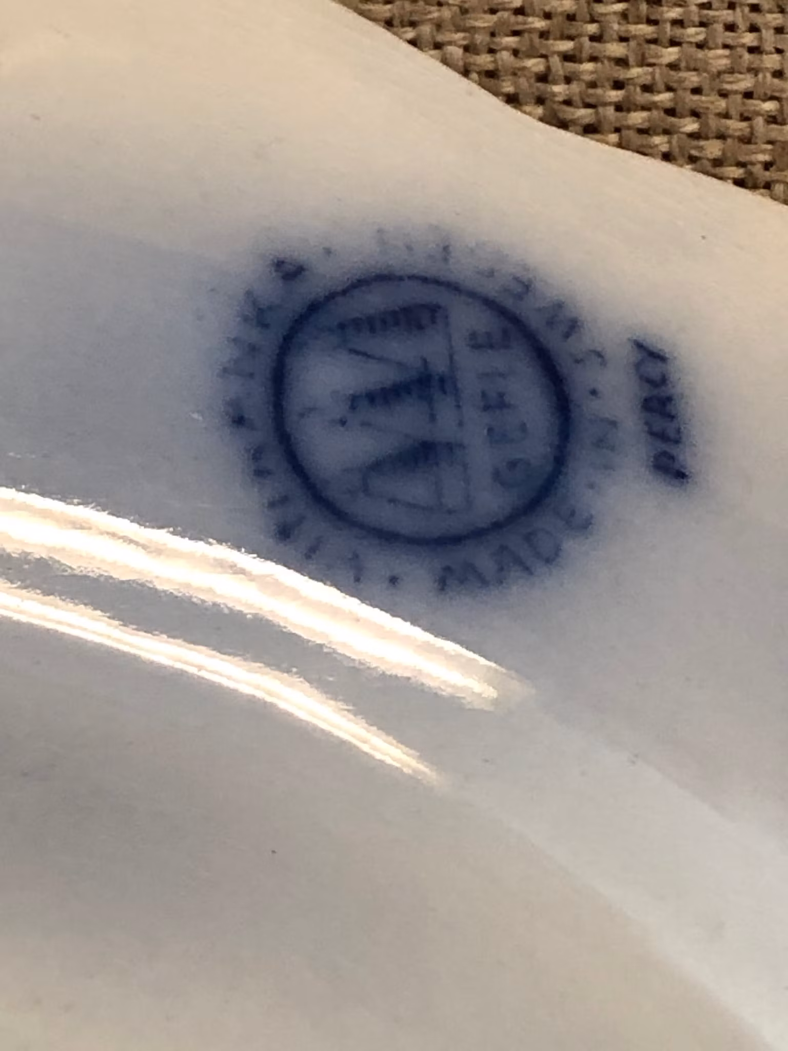 ARTHUR PERCY. Djuptallrikar 3 st. flintgods, "Vinranka flytande blå", Gefle.