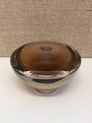 MONA MORALES-SCHILD. Skål, glas, miniatyr, signerad, Kosta.