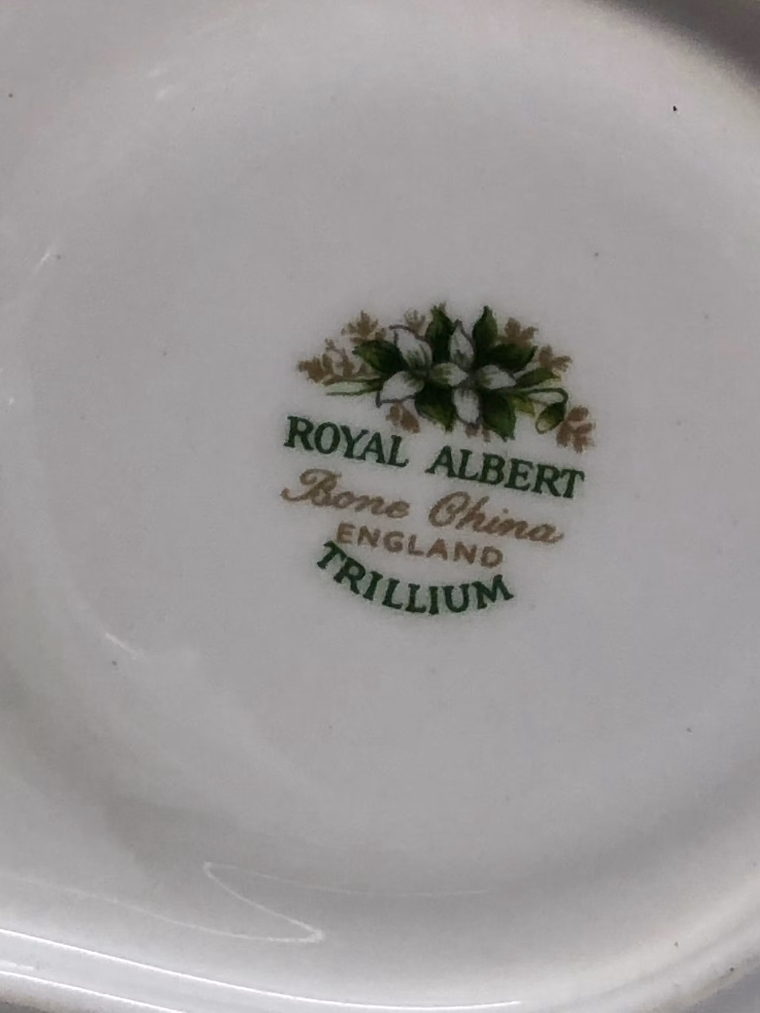FRUKOSTKOPP MED FAT, bone china, "Trillium", Royal Albert, England.