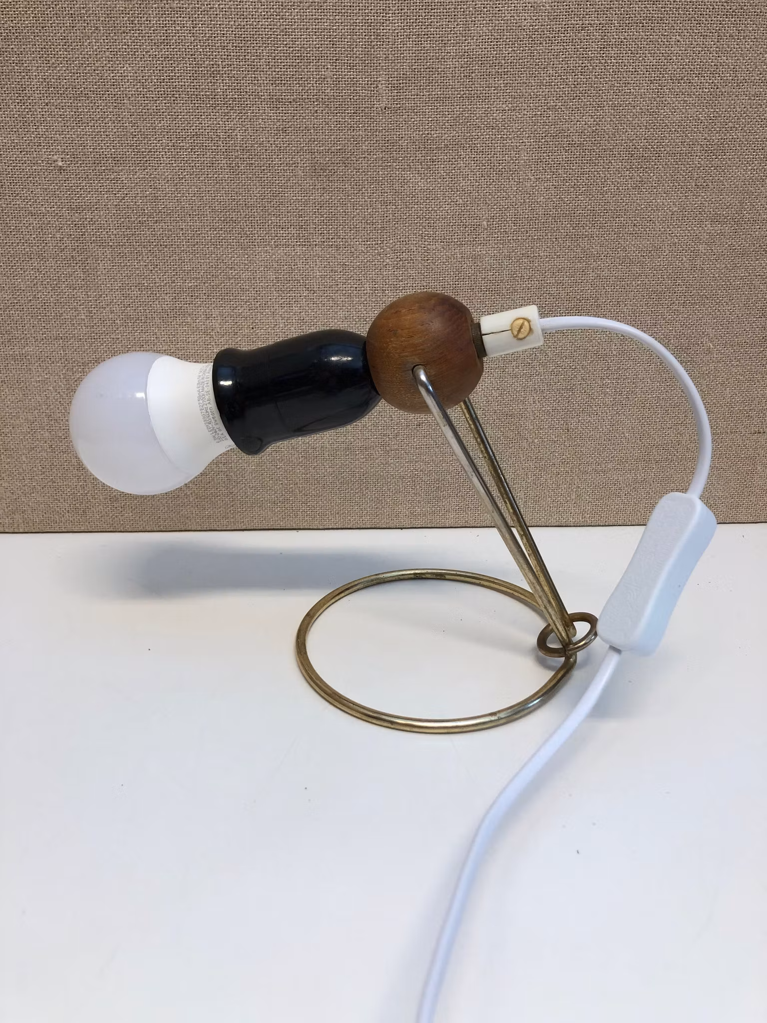 BORDSLAMPA, teak/mässing, GK, 1900-talets mitt.