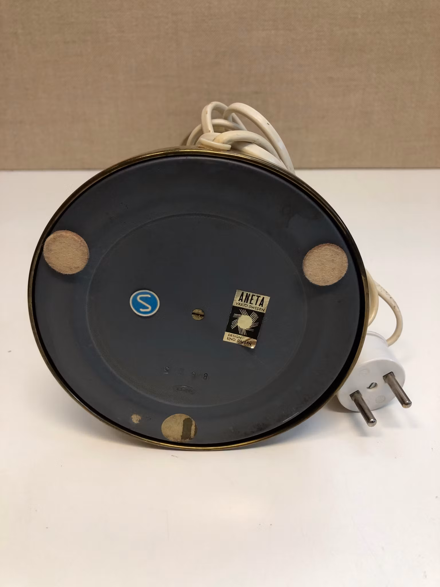 UNO DAHLEN. Bordslampa, mässing, 8805, Aneta Växsjö, Sweden, 1960/70-tal.