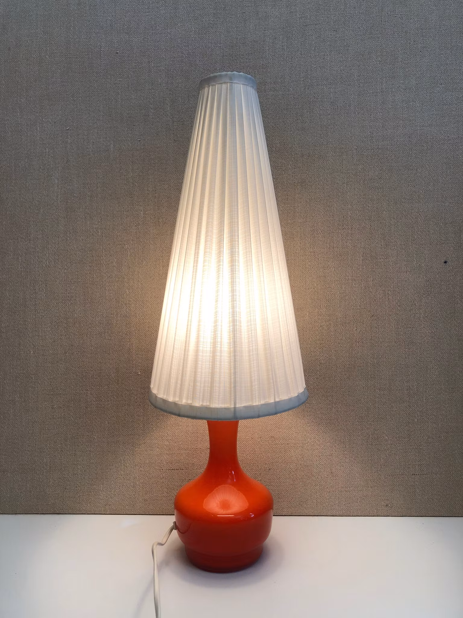 BORDSLAMPA, glas, 1960/70-tal.