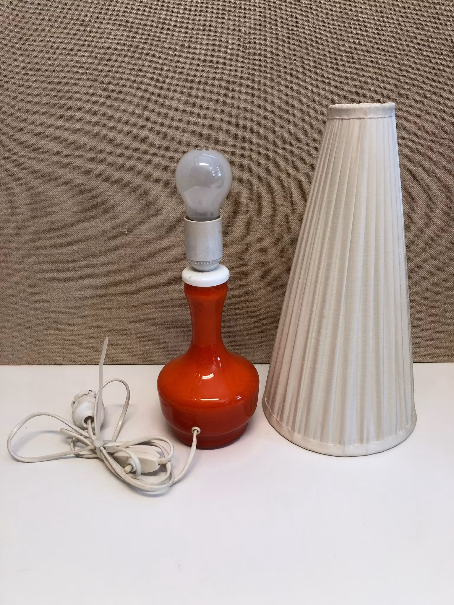 BORDSLAMPA, glas, 1960/70-tal.
