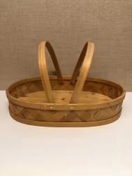 BASKET/BRICK BASKET, wood shavings, second half of the 20th century.