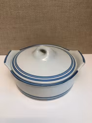 STIG LINDBERG. Carrot with lid, stoneware, "Dart", Gustavsberg.