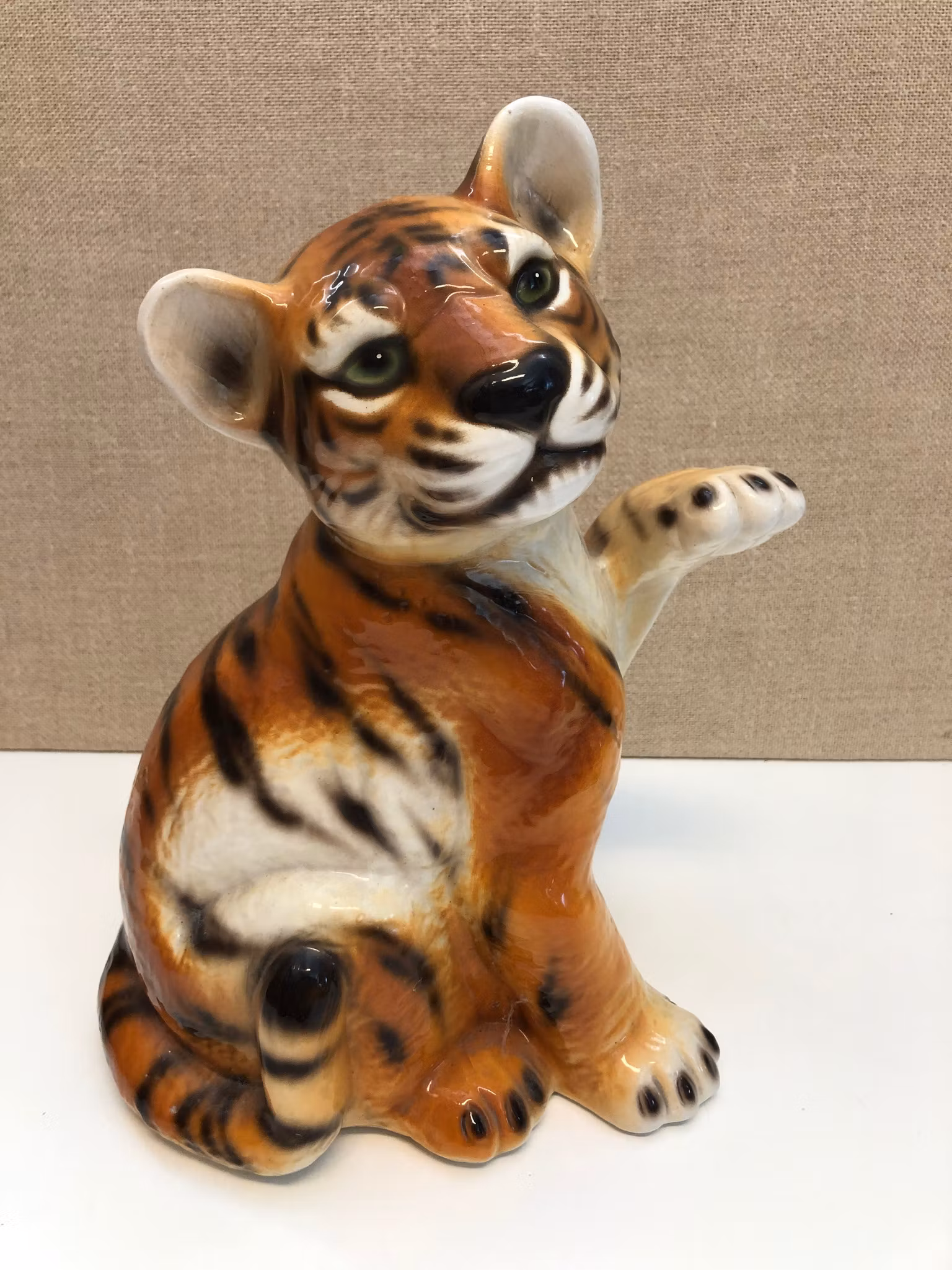 FIGURIN, porslin,"tigerunge", 1900-talets andra hälft.