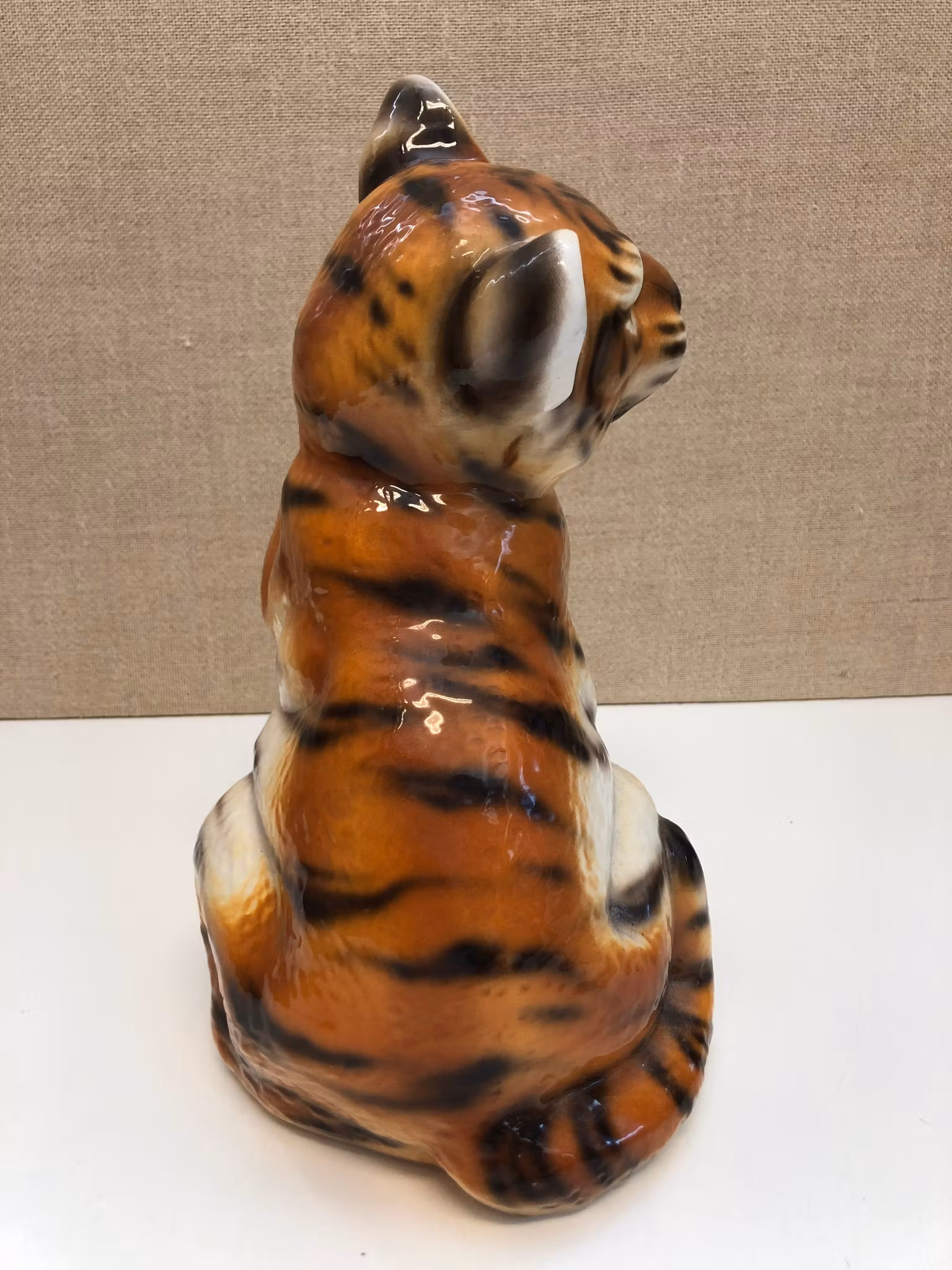 FIGURIN, porslin,"tigerunge", 1900-talets andra hälft.