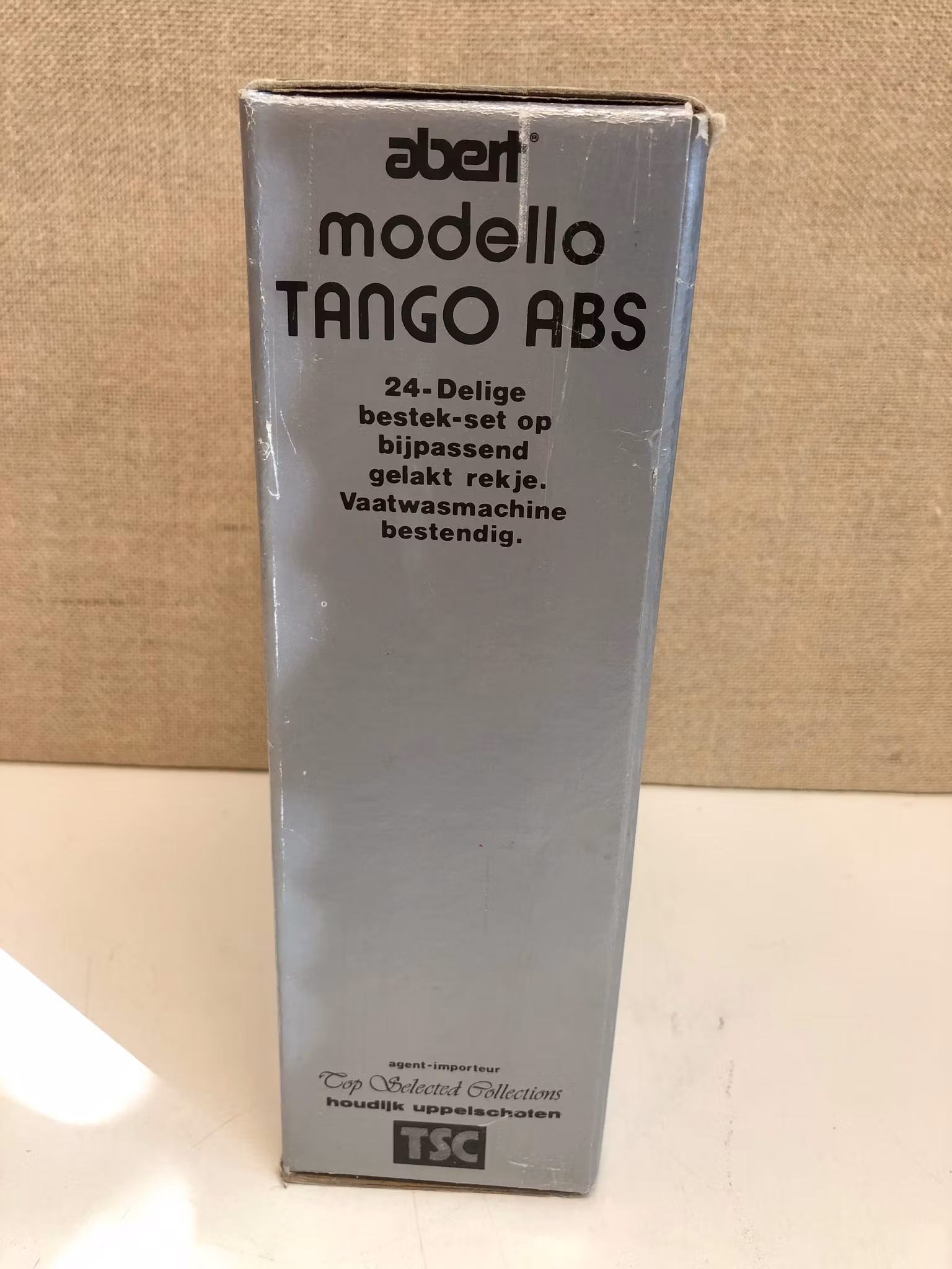 BESTICK 24 delar + VÄGGHÅLLARE, metall/plast, "Tango Abs", abert, Italy. 1980-tal.