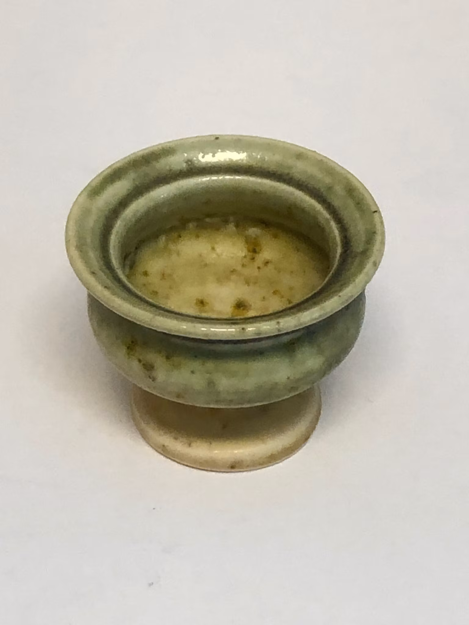 ELISABETH SVENSSON. Miniatyrskål, keramik, signerad.