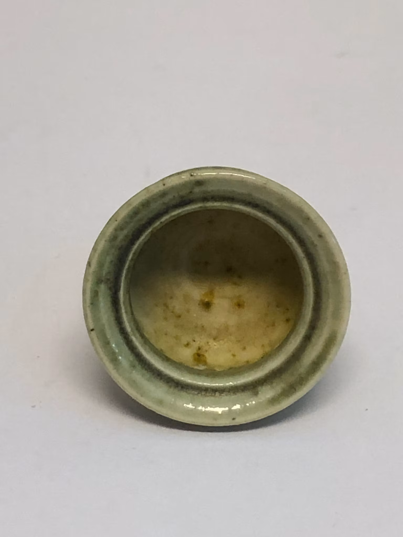 ELISABETH SVENSSON. Miniatyrskål, keramik, signerad.