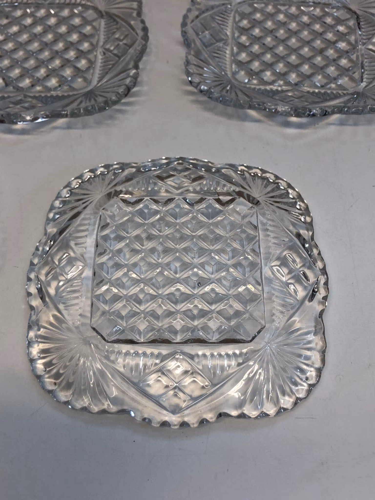 ASSIETTER 14 st. glas, 1900-tal.