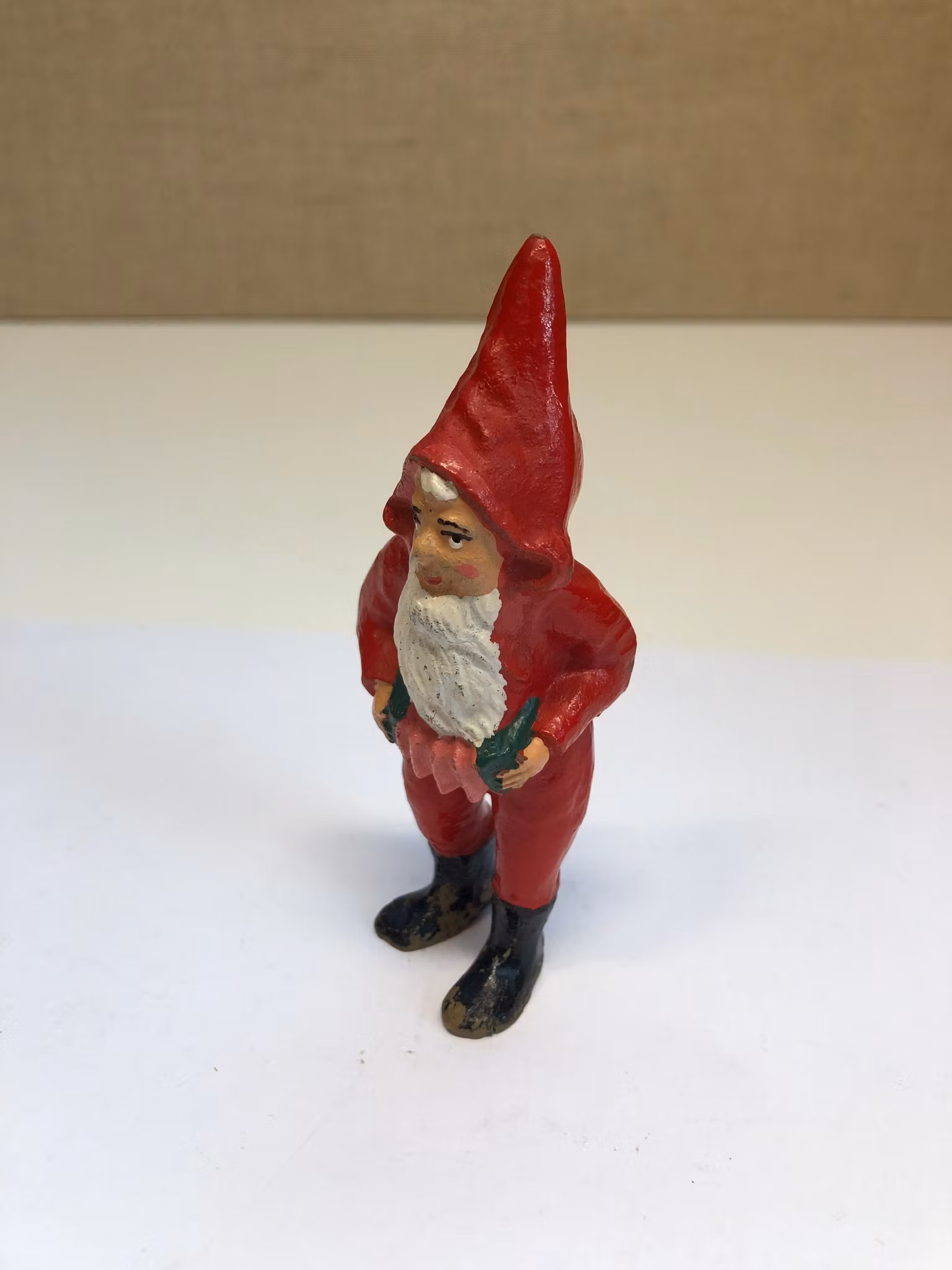 TOMTE, konstmaterial, 1900-tal.
