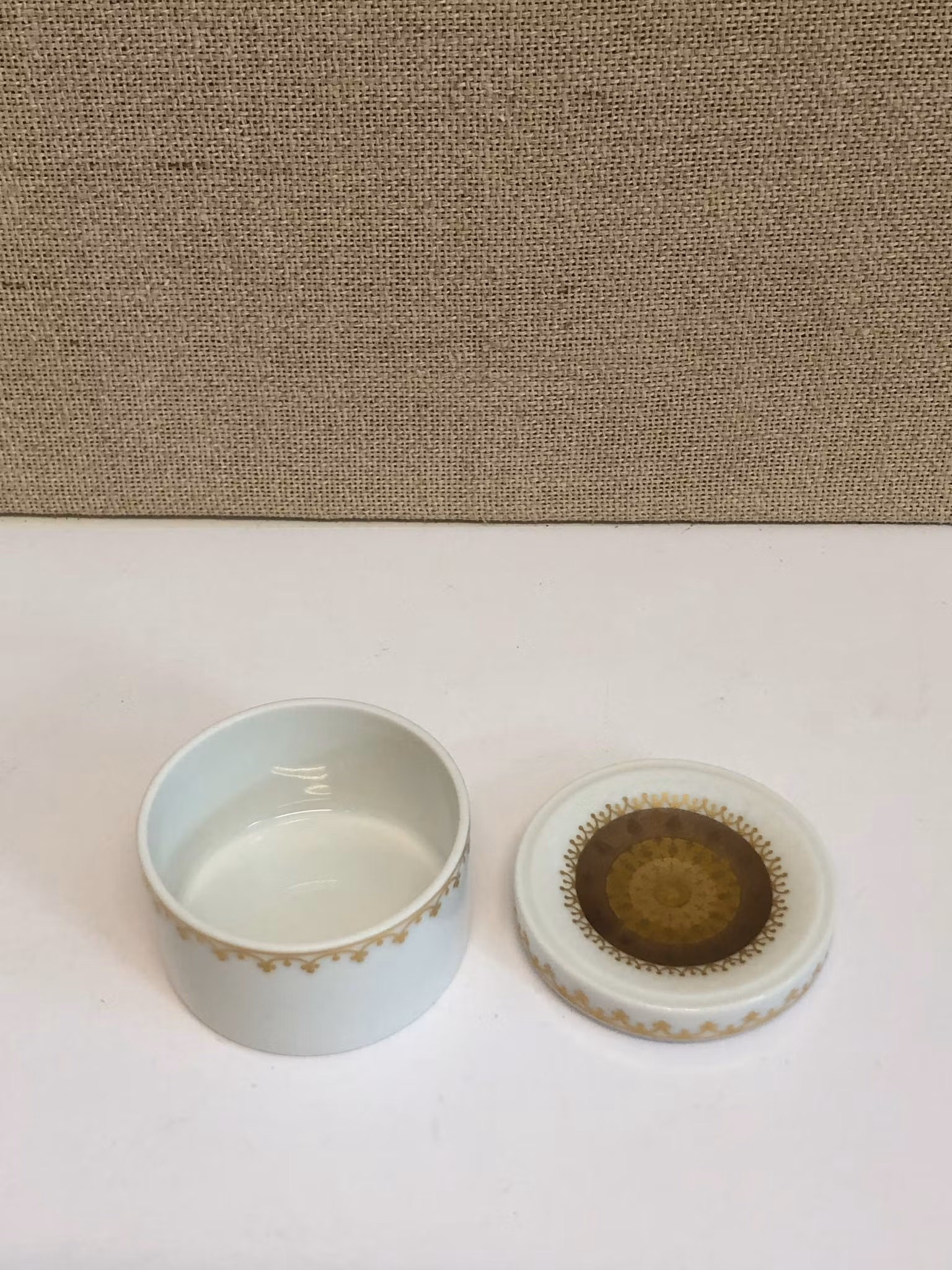 BJÖRN WIINBLAD. Ask, porslin, Studio Line, Rosenthal, Germany.