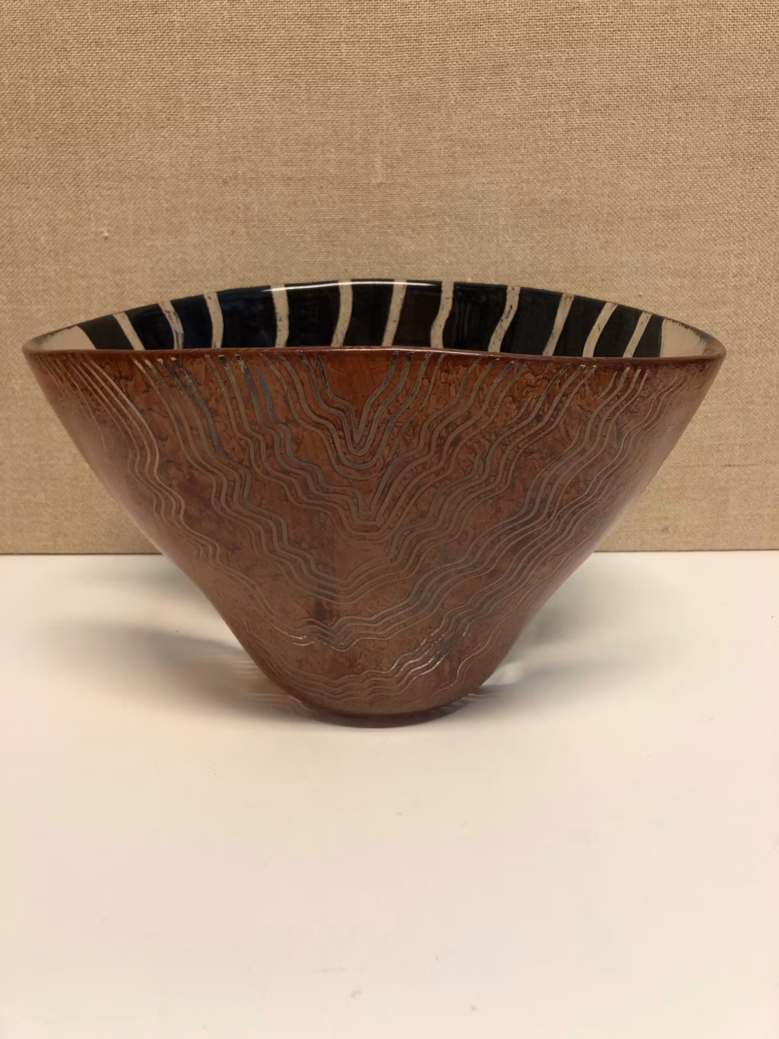 MONICA BACKSTRÖM. Skål, handmålat glas,"Tonga",  signerad, Kosta Boda.