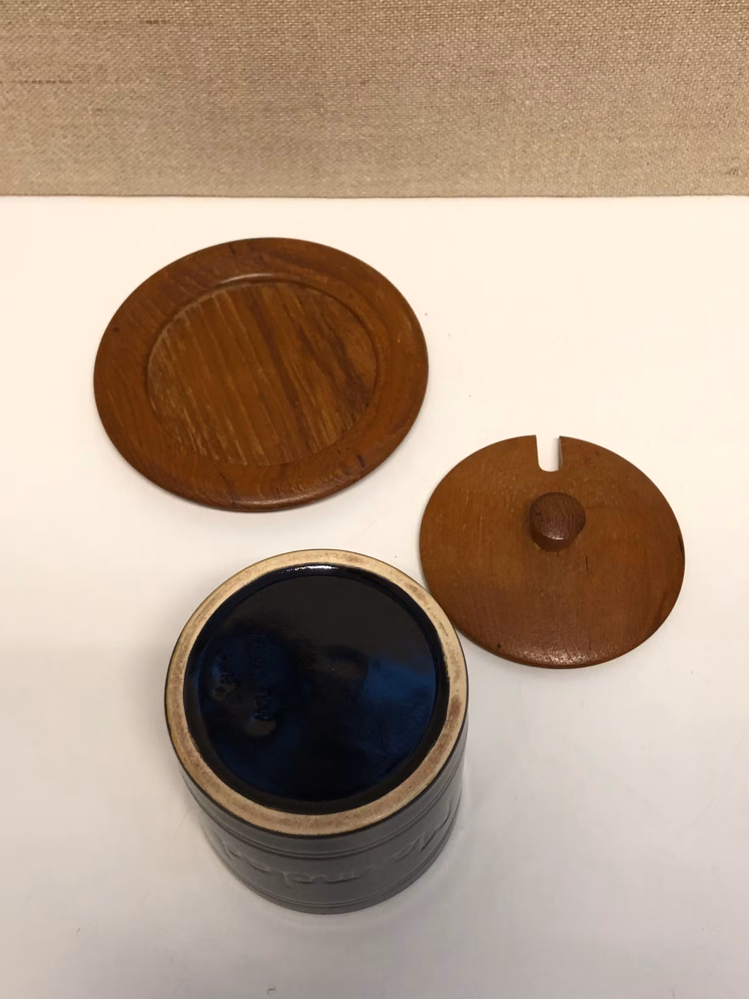 MARMELADBURK med LOCK och FAT, keramik/teak, Töreboda, Sweden, 1960/70-tal.