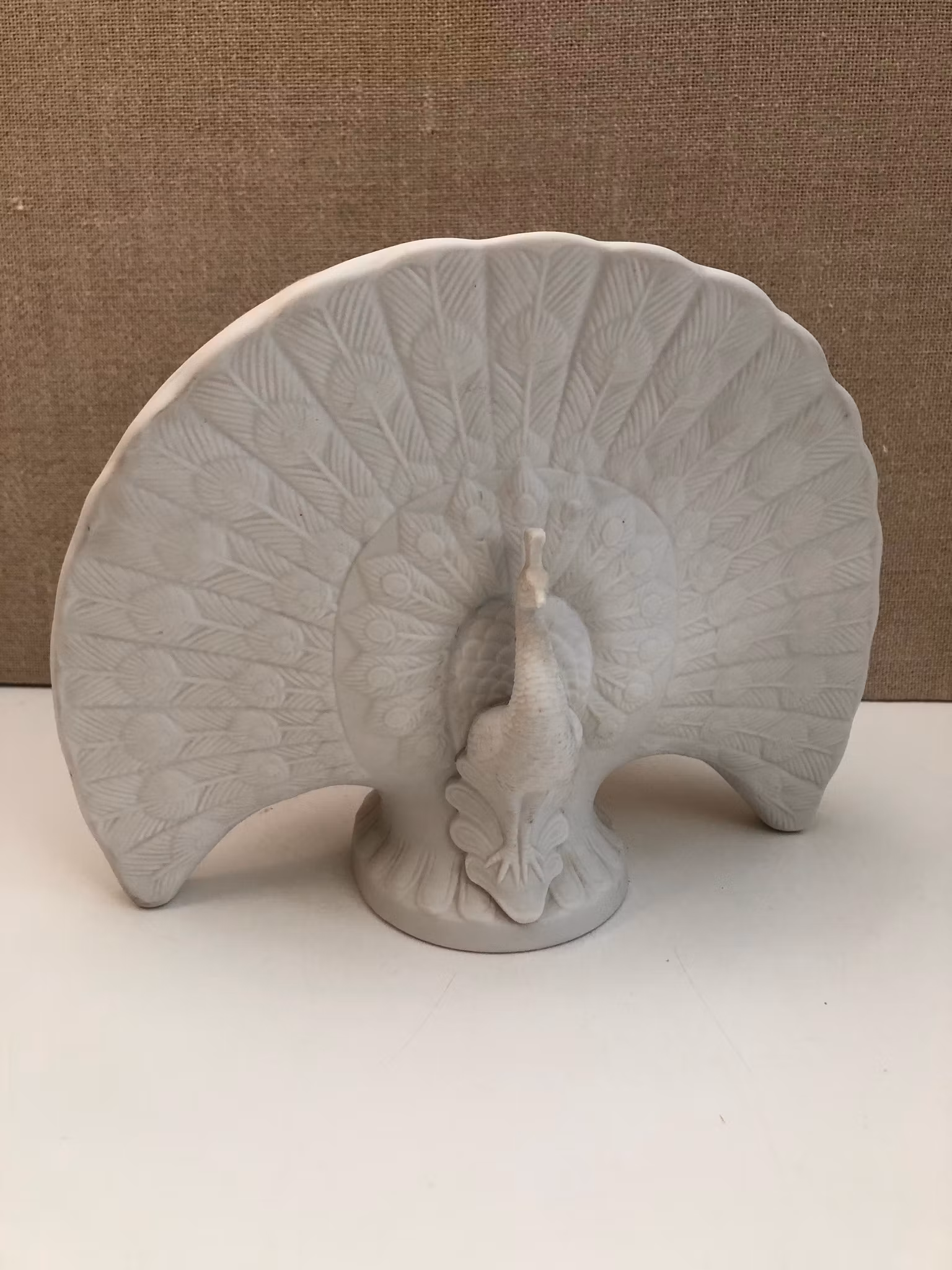 VINCENTE MARTINEZ. Vas, parian, "Påfågel", Lladro Spanien.