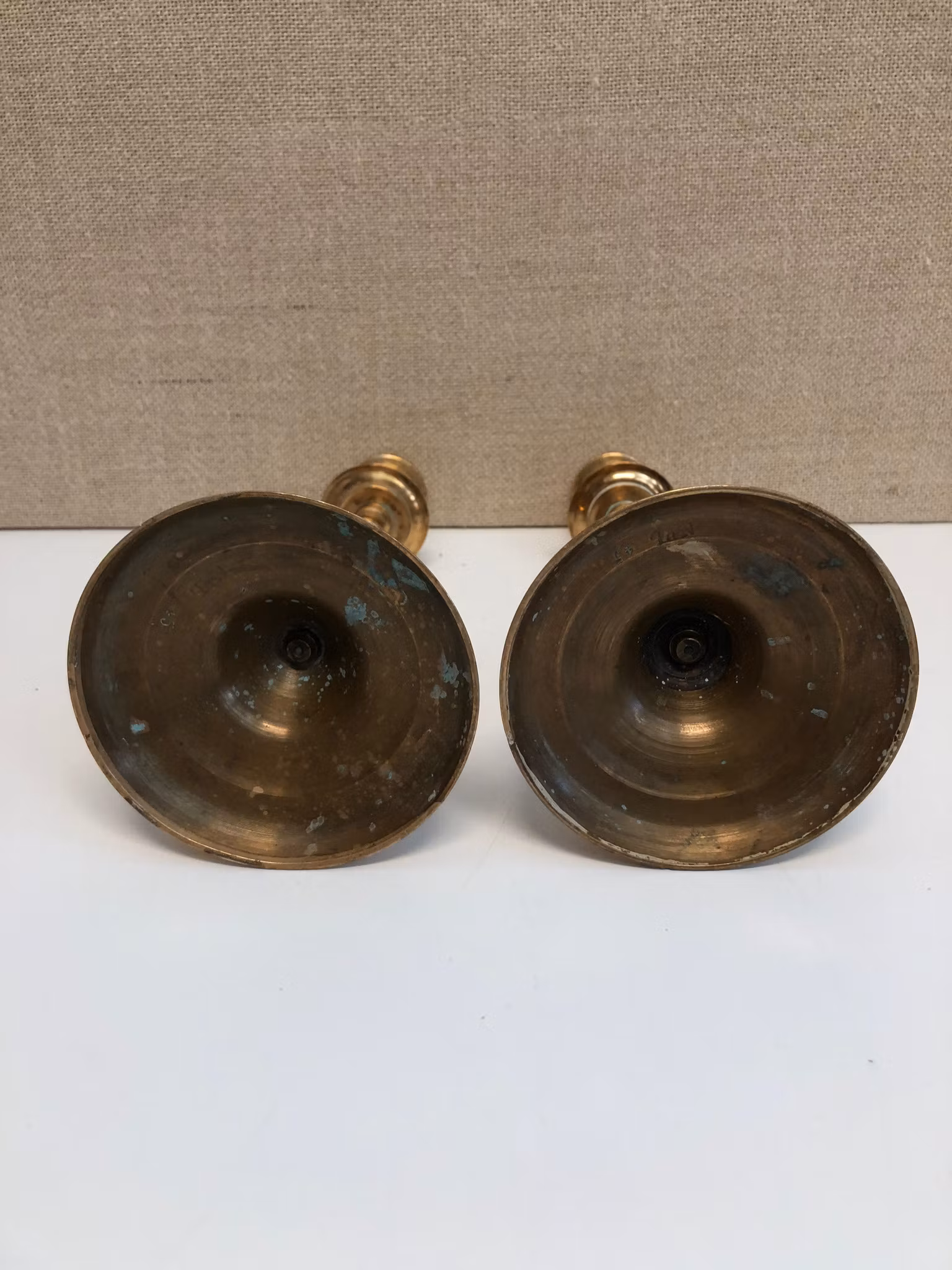 NILS PETTER LINDEBERG. Ljustakar ett par, mässing, Sundsvall, 1800-talets slut.