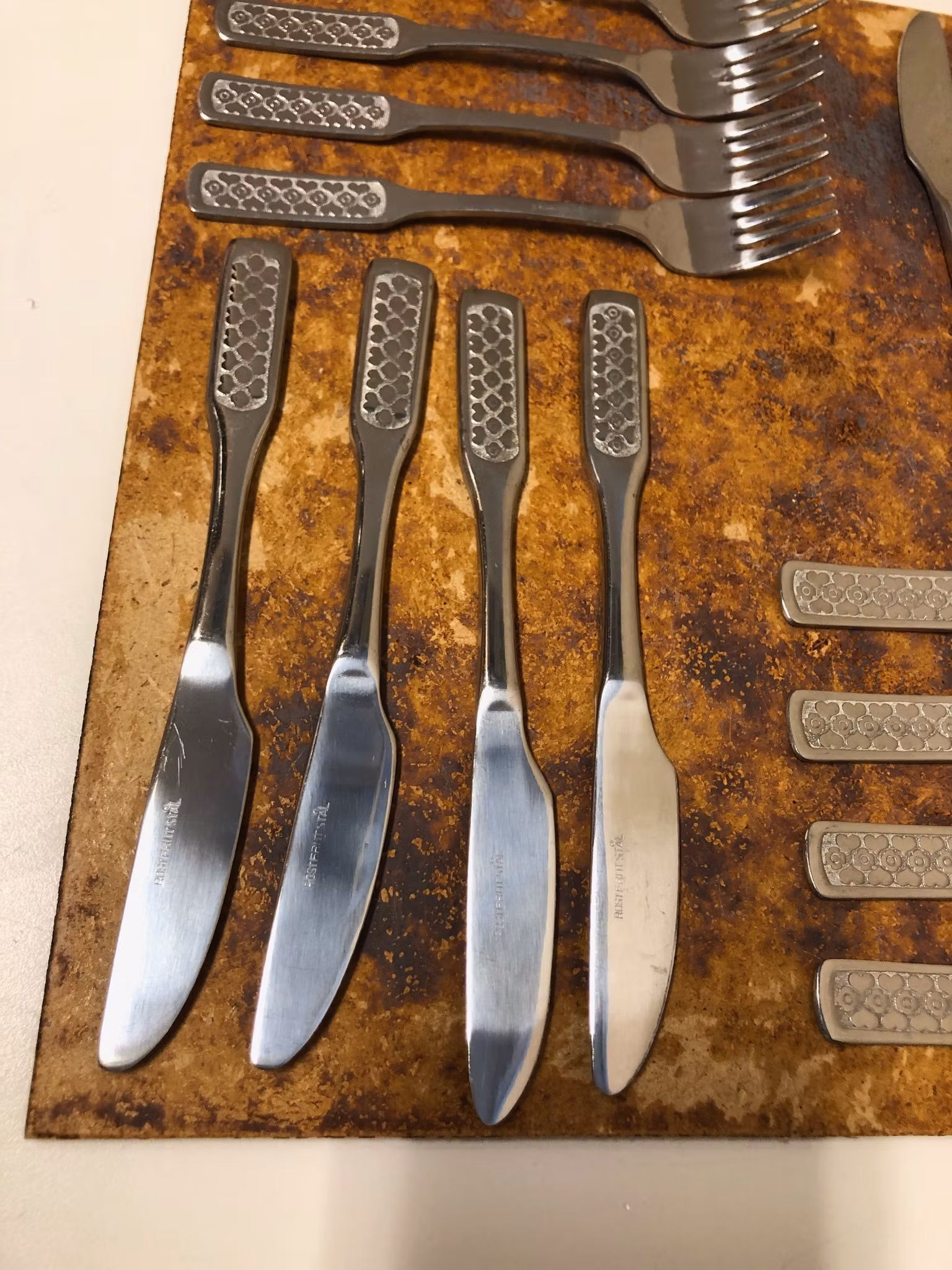 SMÖRGÅSBESTICK ”Hjärteblom” 16 del, rostfritt, 1960/70-tal.