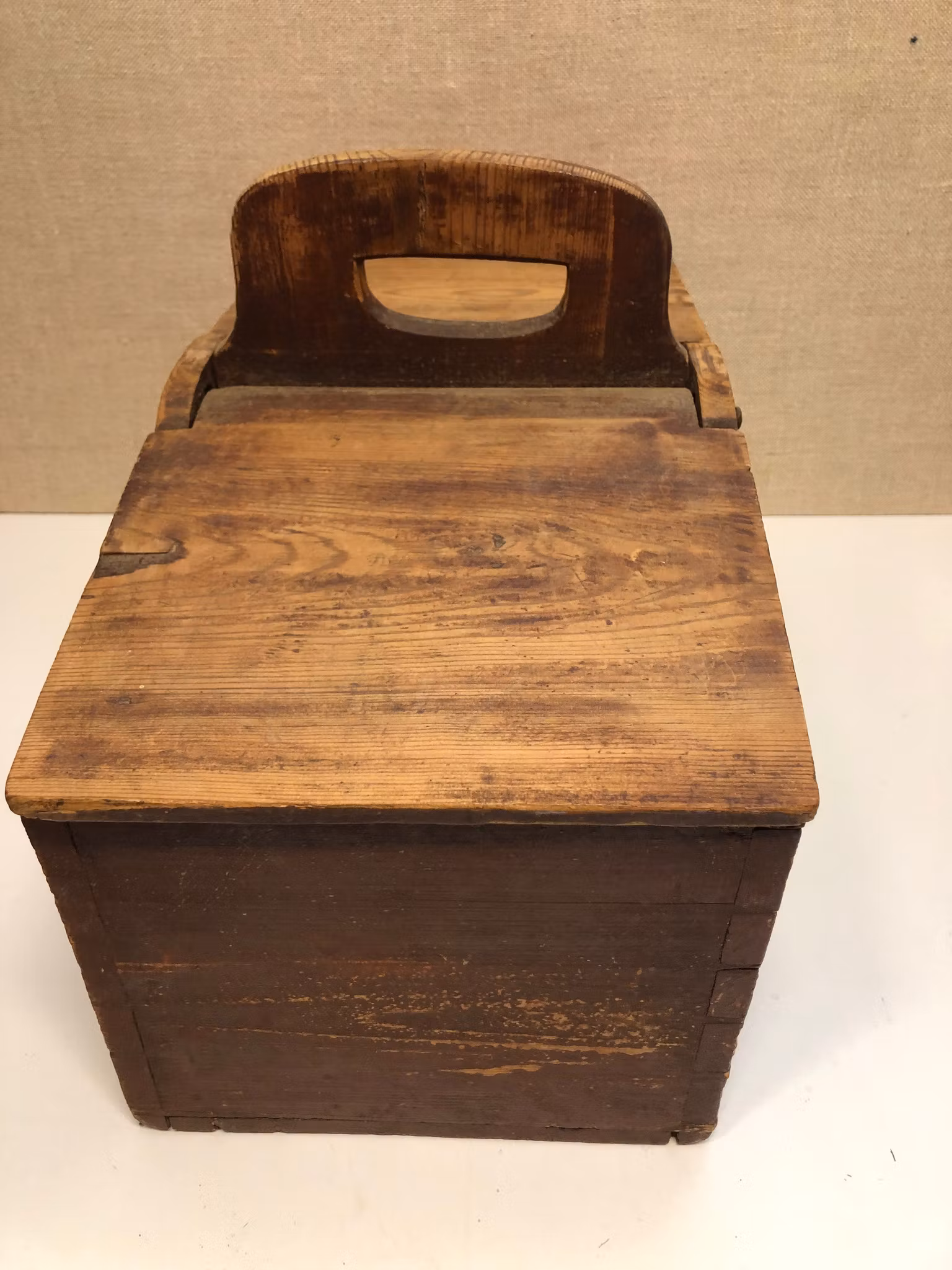 MJÖLBINGE, bemålad furu, allmoge, 1800-tal.