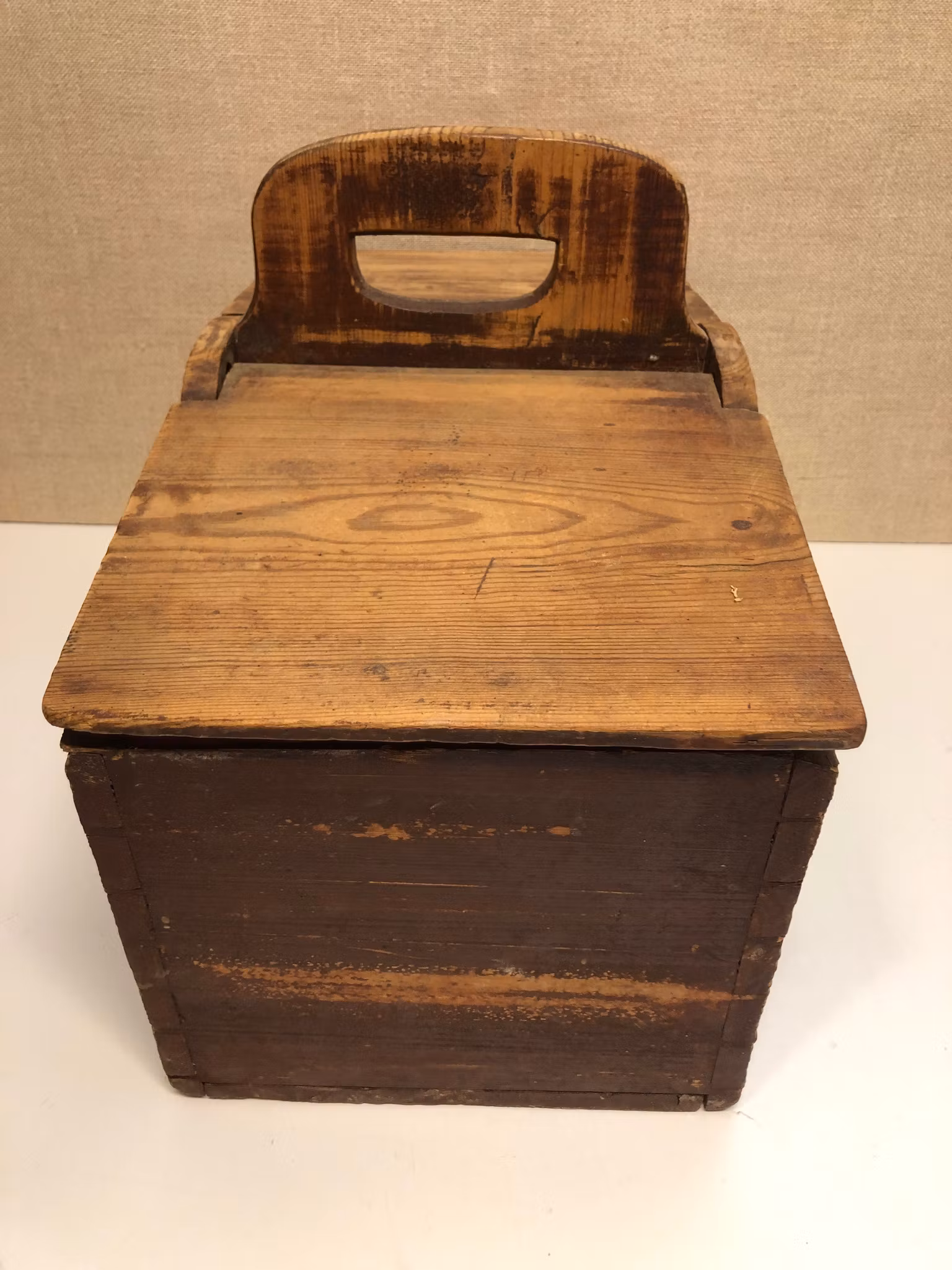 MJÖLBINGE, bemålad furu, allmoge, 1800-tal.