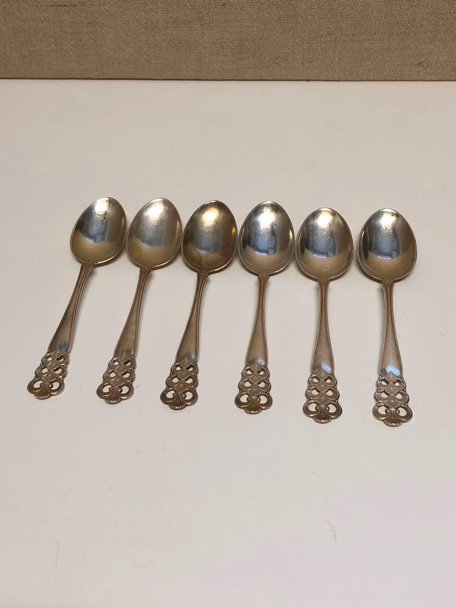 DAVID ANDERSEN Efterrätts/dessertskedar ”Norrøna” 6 st. nysilver, 1900-tal. Norge