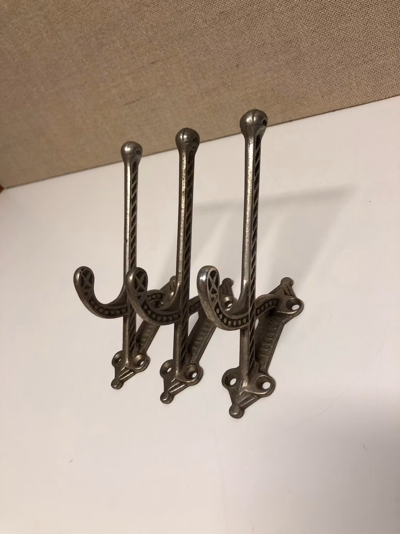 KLÄDKROKAR 3 st. metall, 1900-talets början.