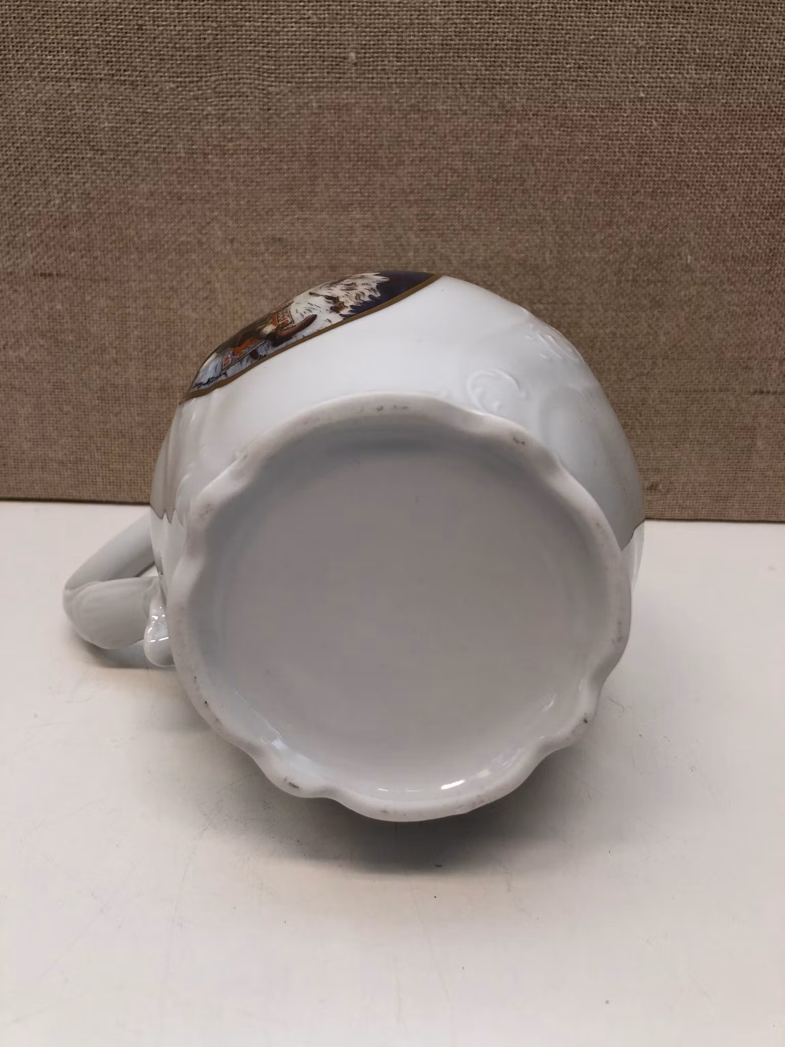 TILLBRINGARE, keramik, efter Jenny Nyström, Kalmar läns museum, 1900-talets slut.