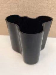 ALVAR AALTO. Vase, glass, "Savoy", Iittala, Finland.