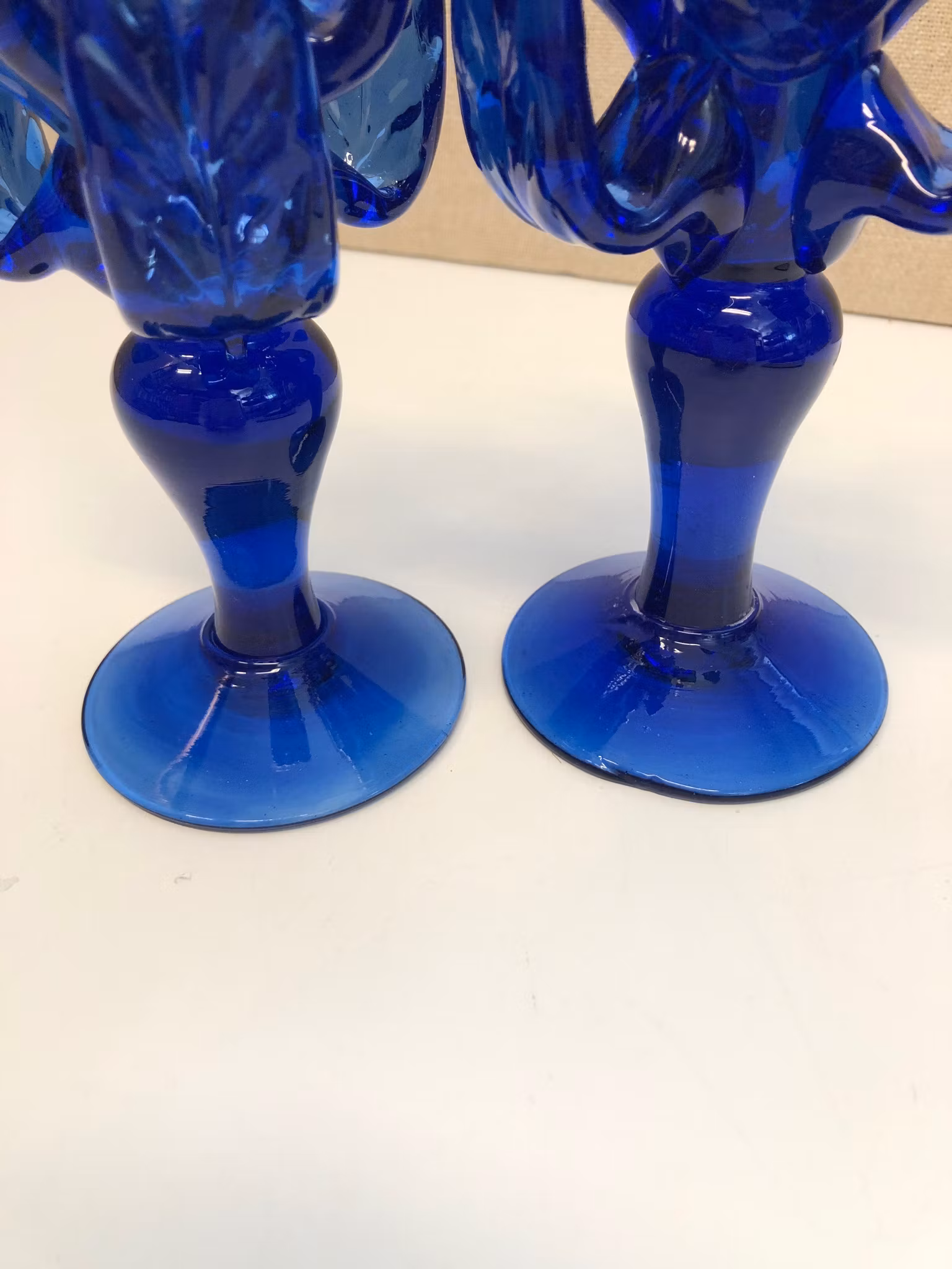TURE BERGLUND. Ljusstakar , ett par, glas, Stockholms glasbruk (Skansen).