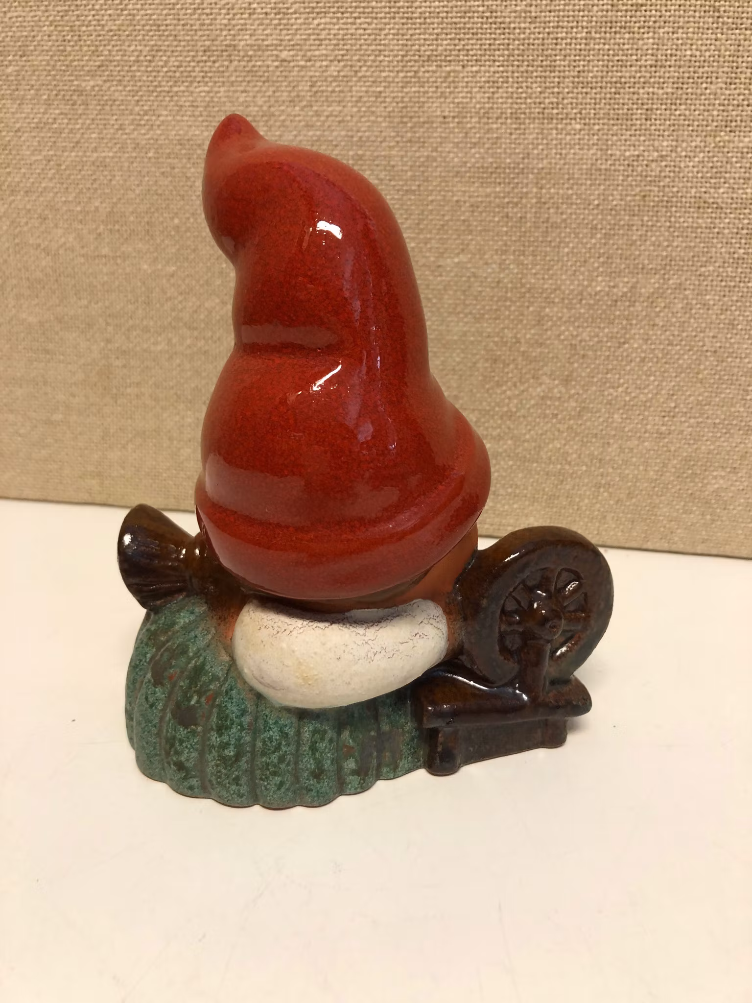 FIGURIN, keramik,"Tomtemor", Nittsjö.