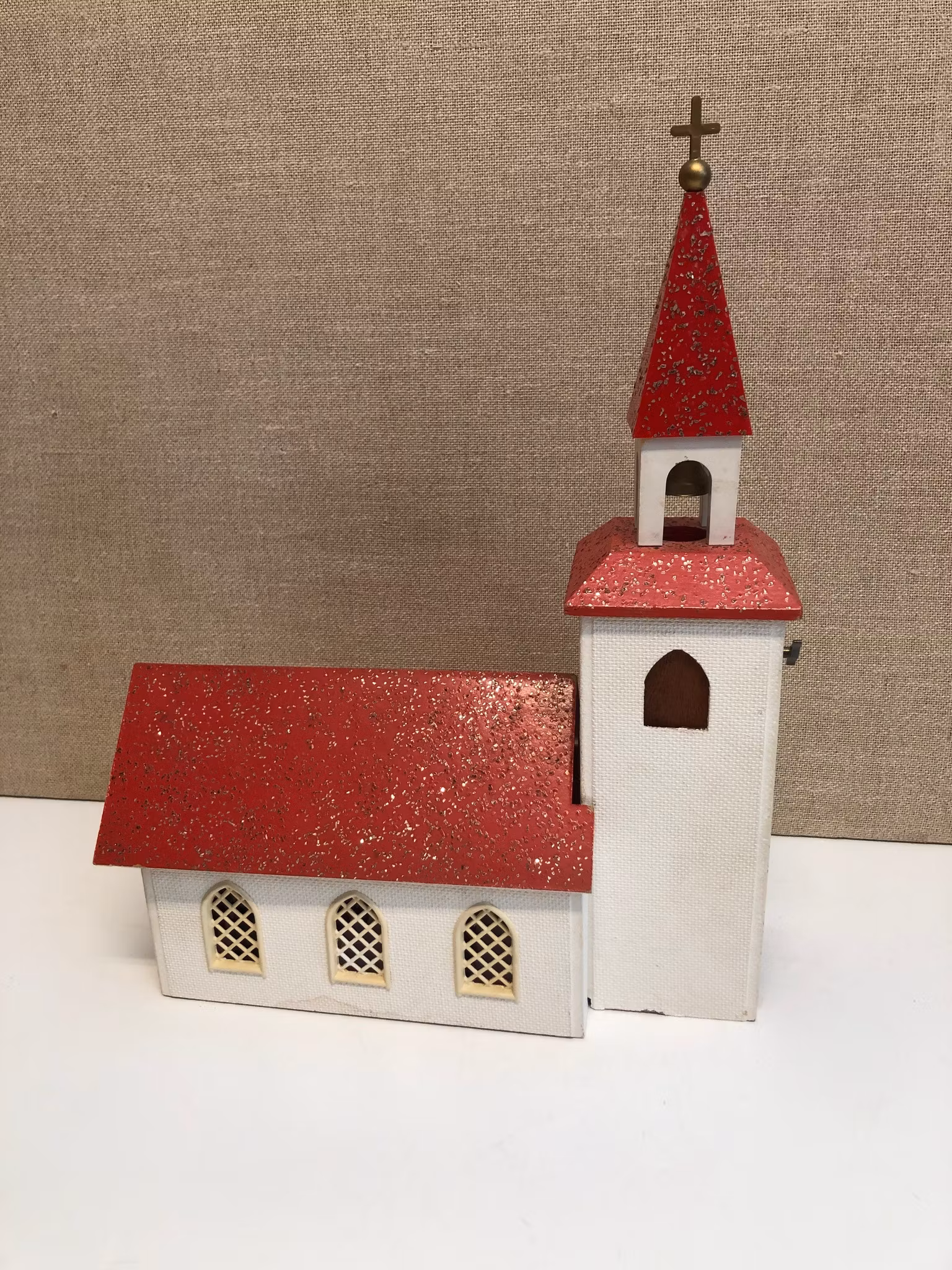JULKYRKA, trä, 1900-talets andra hälft.