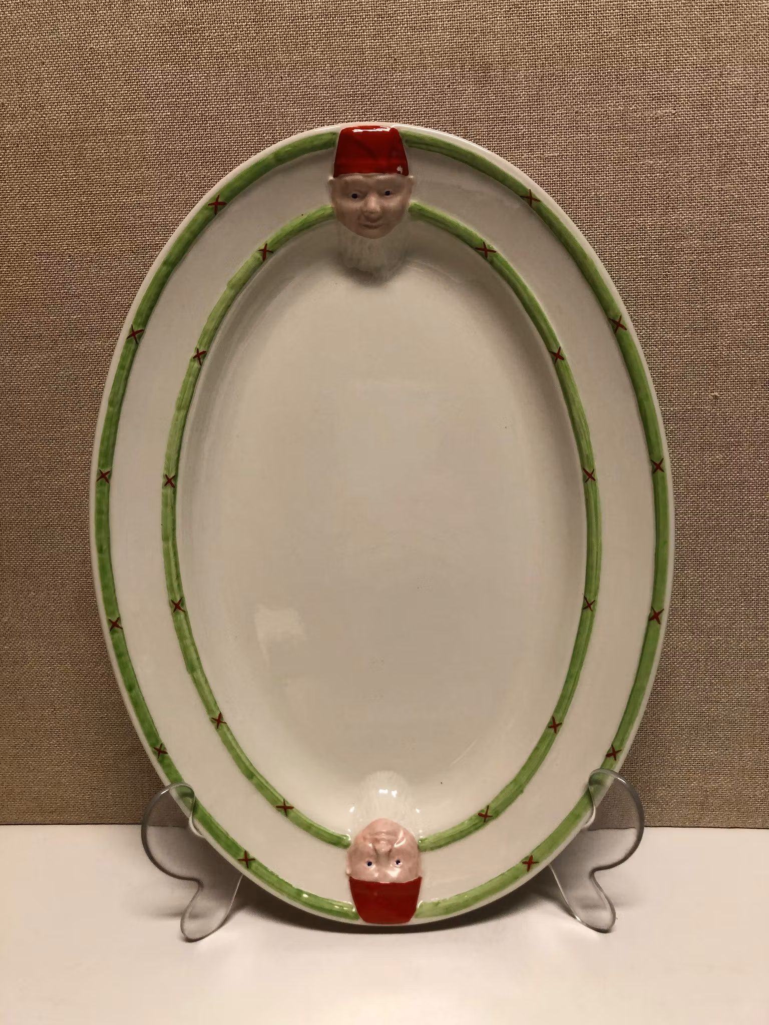 UPPLÄGGNINGSFAT, flintgods, handmålad, "God Jul", Gustavsberg.