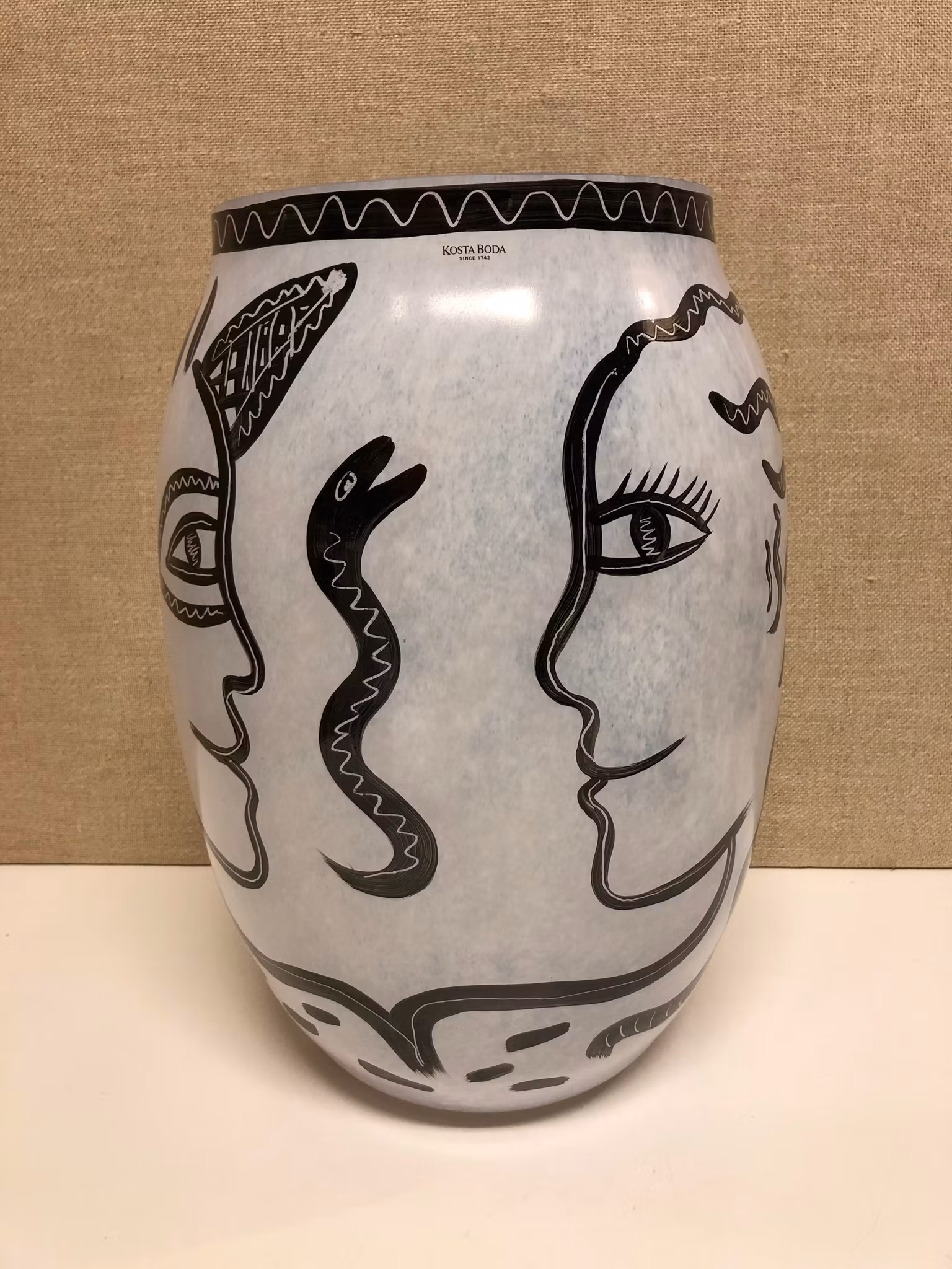 ULRICA HYDMAN-VALLIEN. Vas, glas, "Caramba", signerad, Kosta Boda.