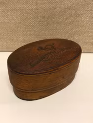 SVEPASK, trä, miniatyr, dekor av Gevär & Jakthorn, 18/1900-tal.