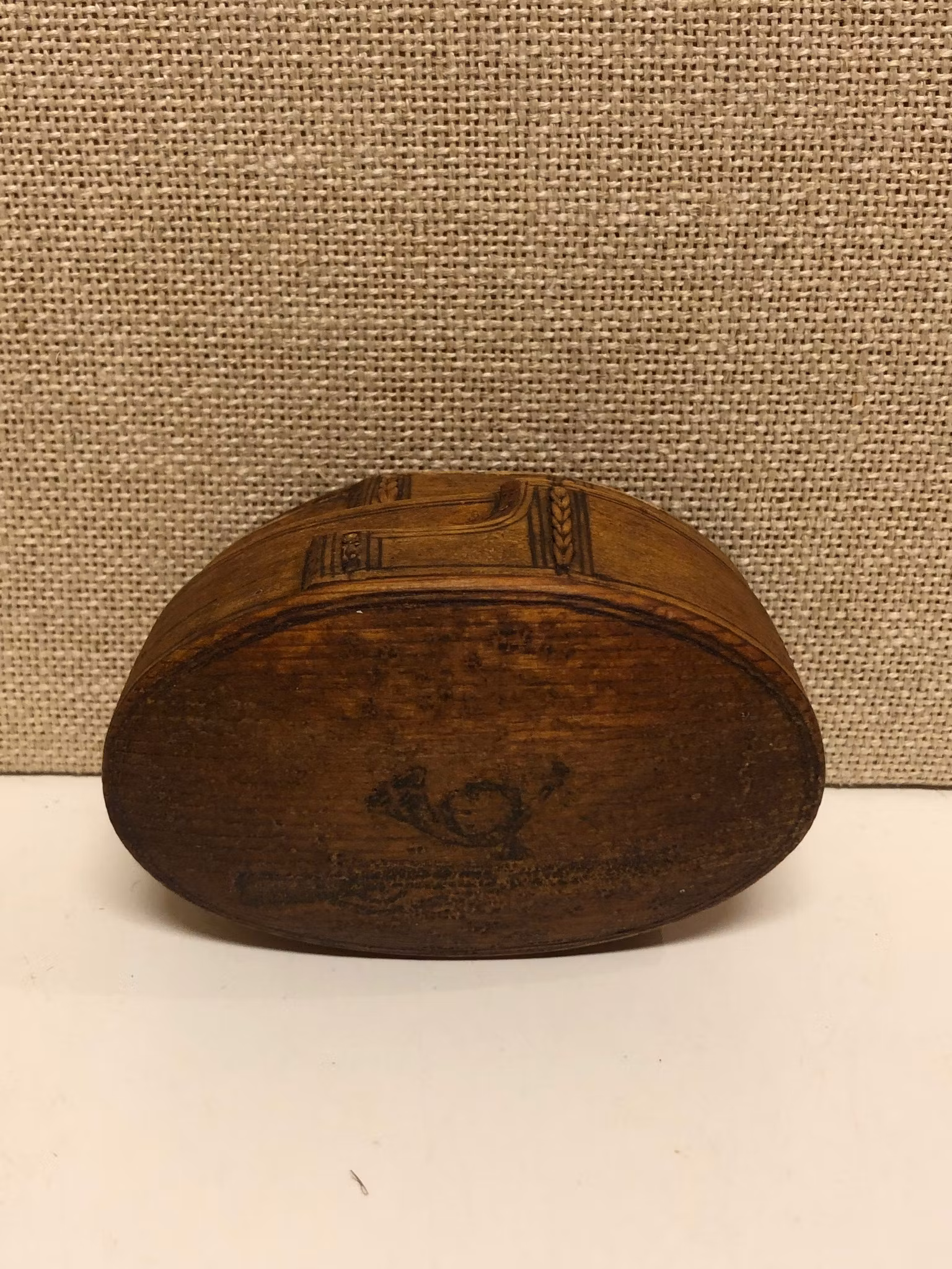 SVEPASK, trä, miniatyr, dekor av Gevär & Jakthorn, 18/1900-tal.