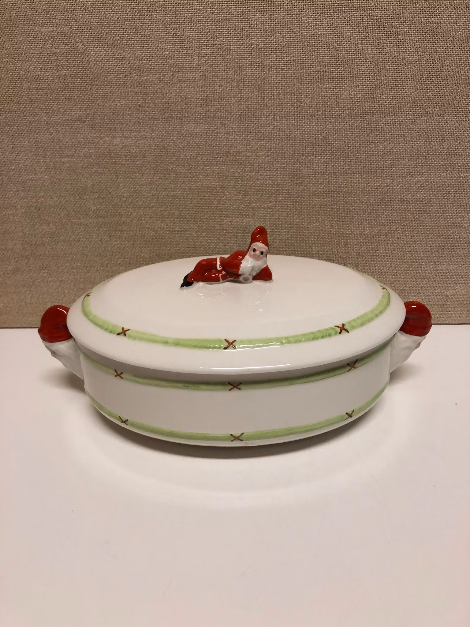 POT WITH LID, flint, hand-painted, "Merry Christmas", Gustavsberg.