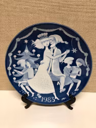 STIG LINDBERG. Christmas plate, porcelain, Gustavsberg, 1983.